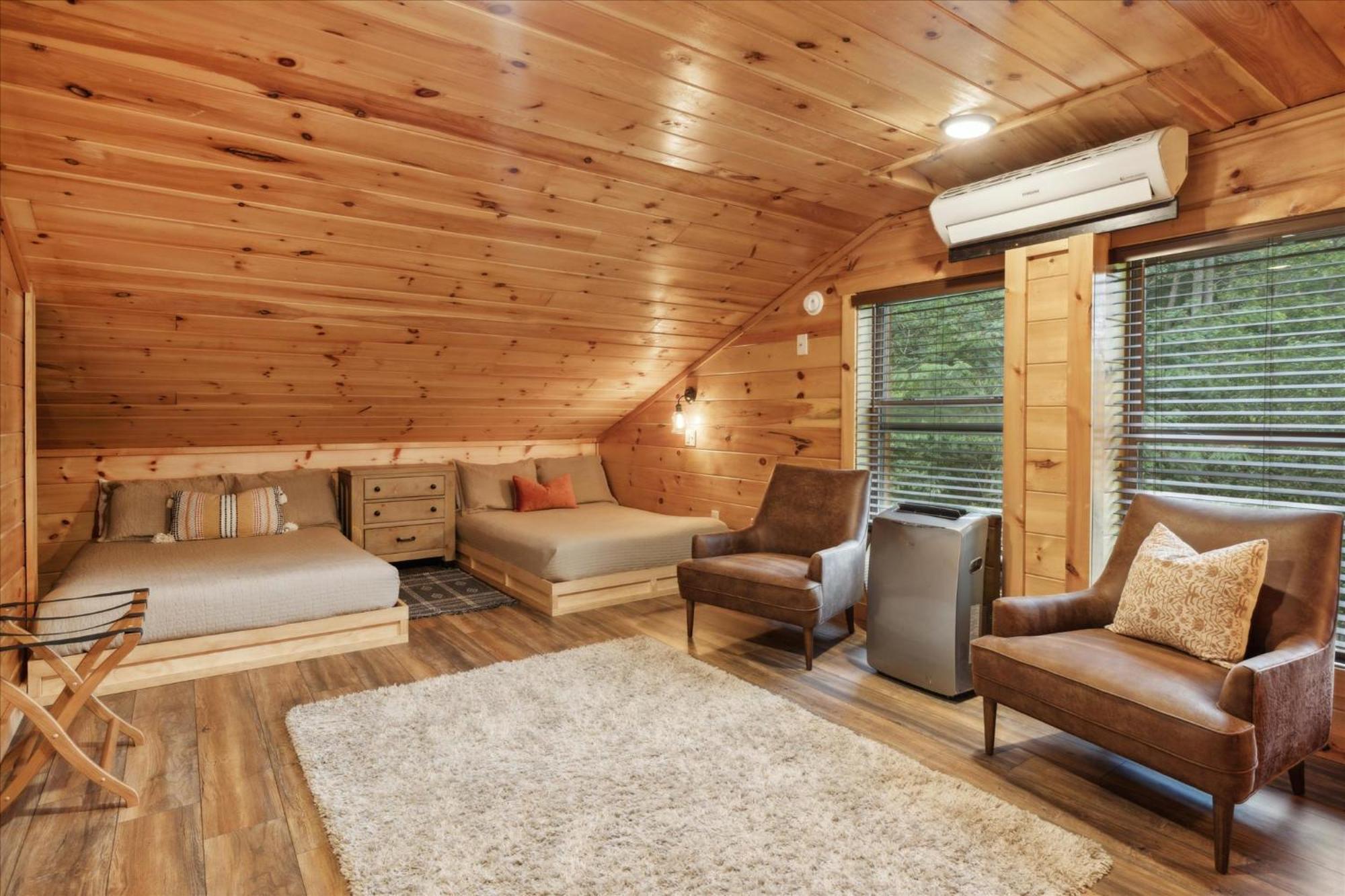 Hot Tub Fire Pit Game Room Theater Easy Access Sleeps 12 - Black Bear Lodge ピジョンフォージ エクステリア 写真