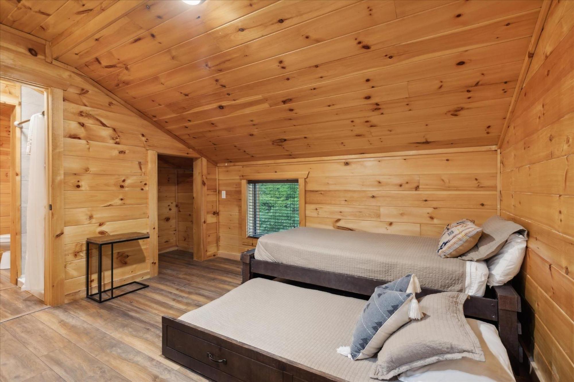 Hot Tub Fire Pit Game Room Theater Easy Access Sleeps 12 - Black Bear Lodge ピジョンフォージ エクステリア 写真