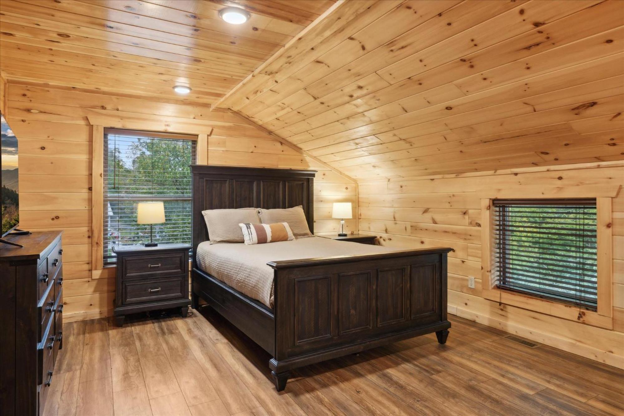Hot Tub Fire Pit Game Room Theater Easy Access Sleeps 12 - Black Bear Lodge ピジョンフォージ エクステリア 写真