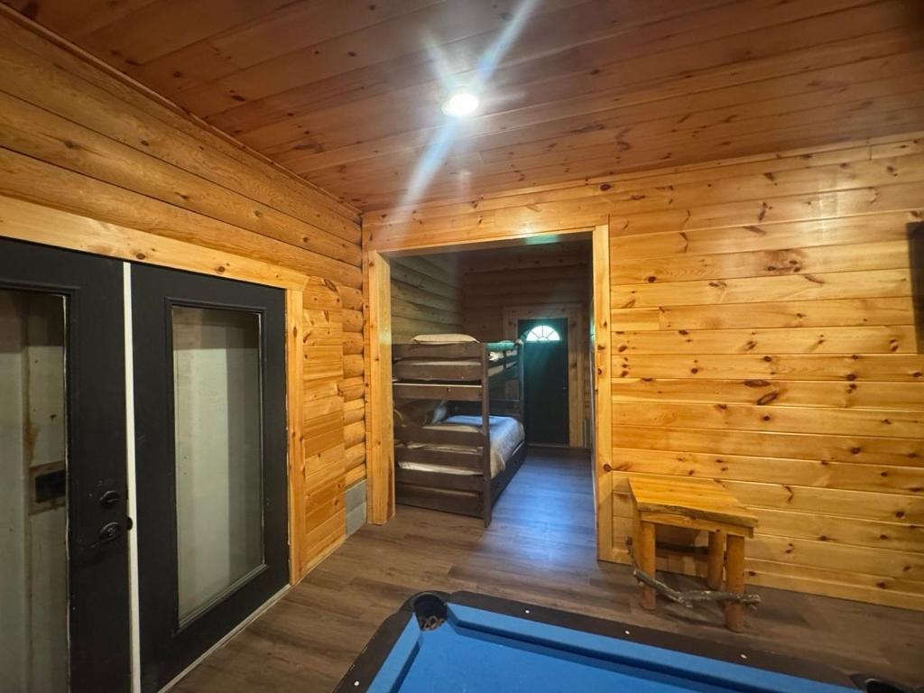 Hot Tub Fire Pit Game Room Theater Easy Access Sleeps 12 - Black Bear Lodge ピジョンフォージ エクステリア 写真
